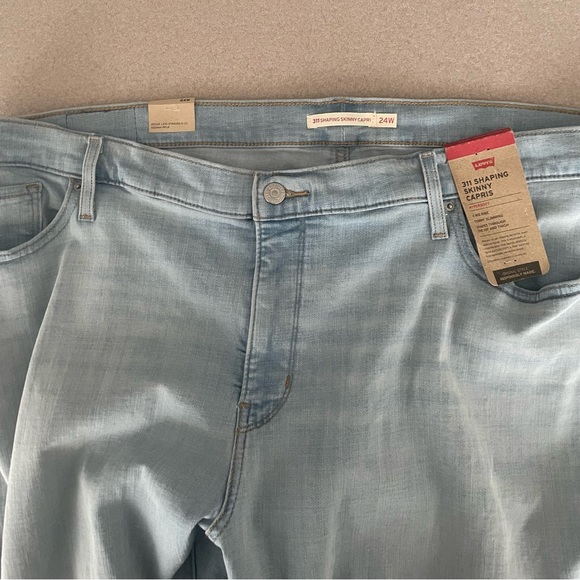 Levi’s 311 Shaping Skinny Plus Size Capris 24W - Picture 3 of 10